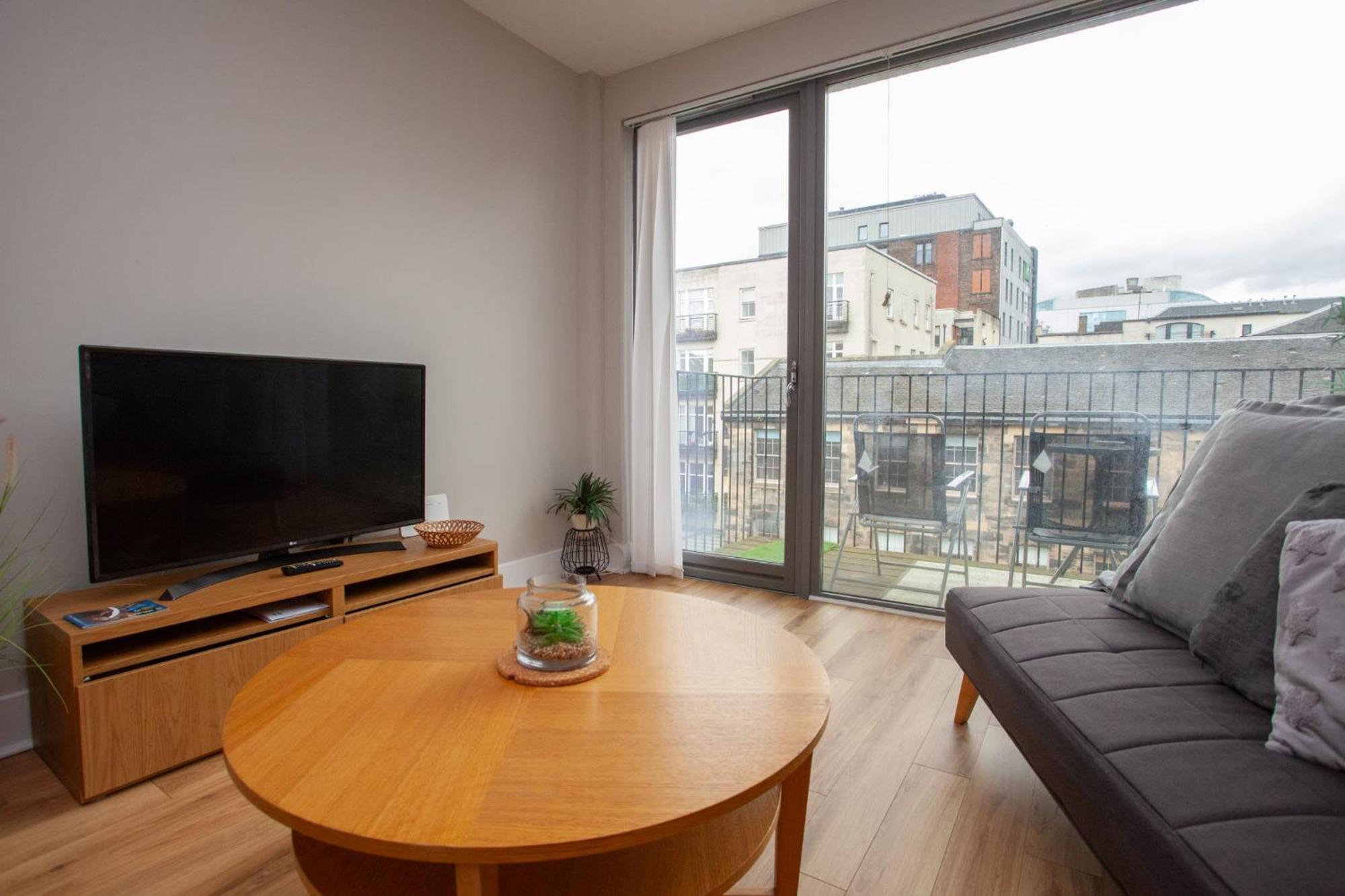1 Bedroom Flat In The Heart Of Merchant City Glasgow Eksteriør billede